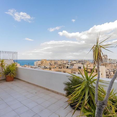 Stunning - Seaview Penthouse 3-Bed + Parking Lägenhet Sliema Exteriör bild
