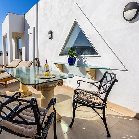 Stunning - Seaview Penthouse 3-Bed + Parking Lägenhet Sliema Exteriör bild