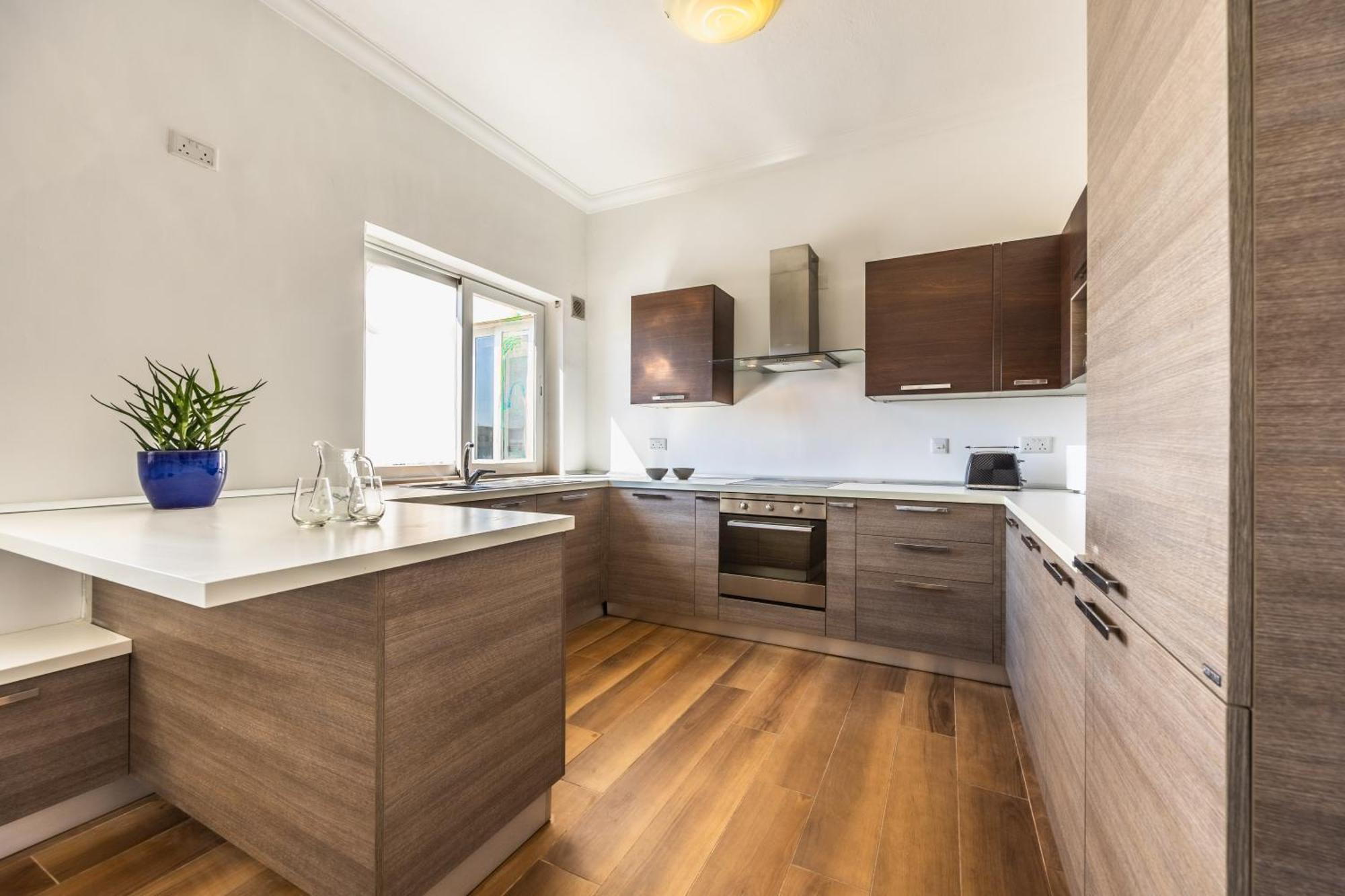 Stunning - Seaview Penthouse 3-Bed + Parking Lägenhet Sliema Exteriör bild