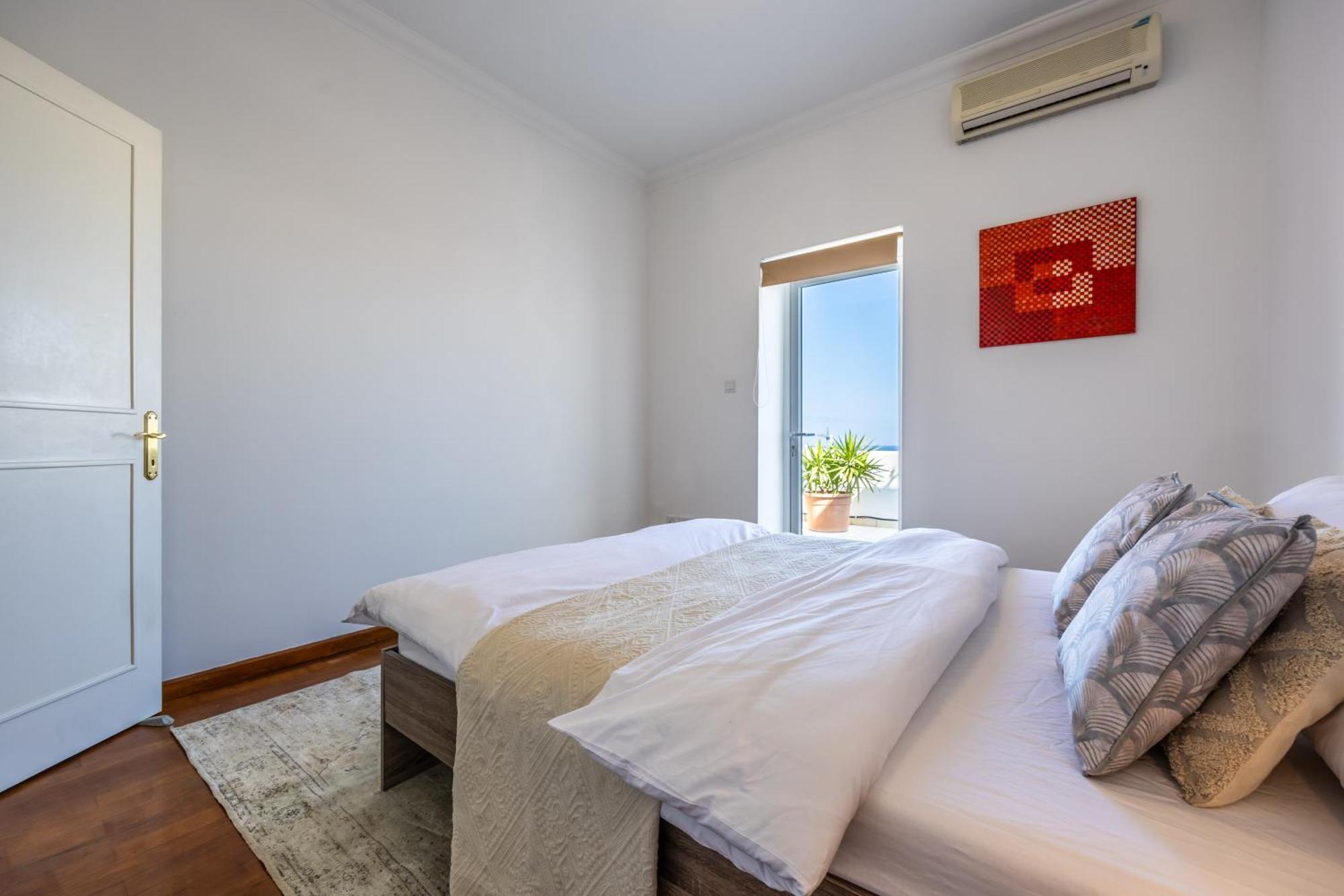 Stunning - Seaview Penthouse 3-Bed + Parking Lägenhet Sliema Exteriör bild