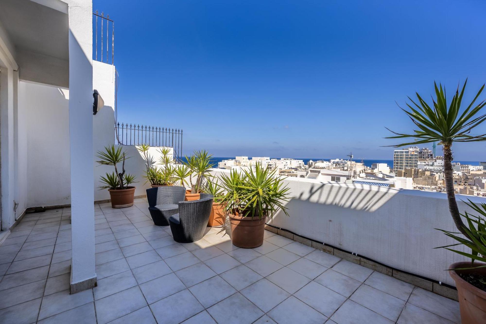 Stunning - Seaview Penthouse 3-Bed + Parking Lägenhet Sliema Exteriör bild