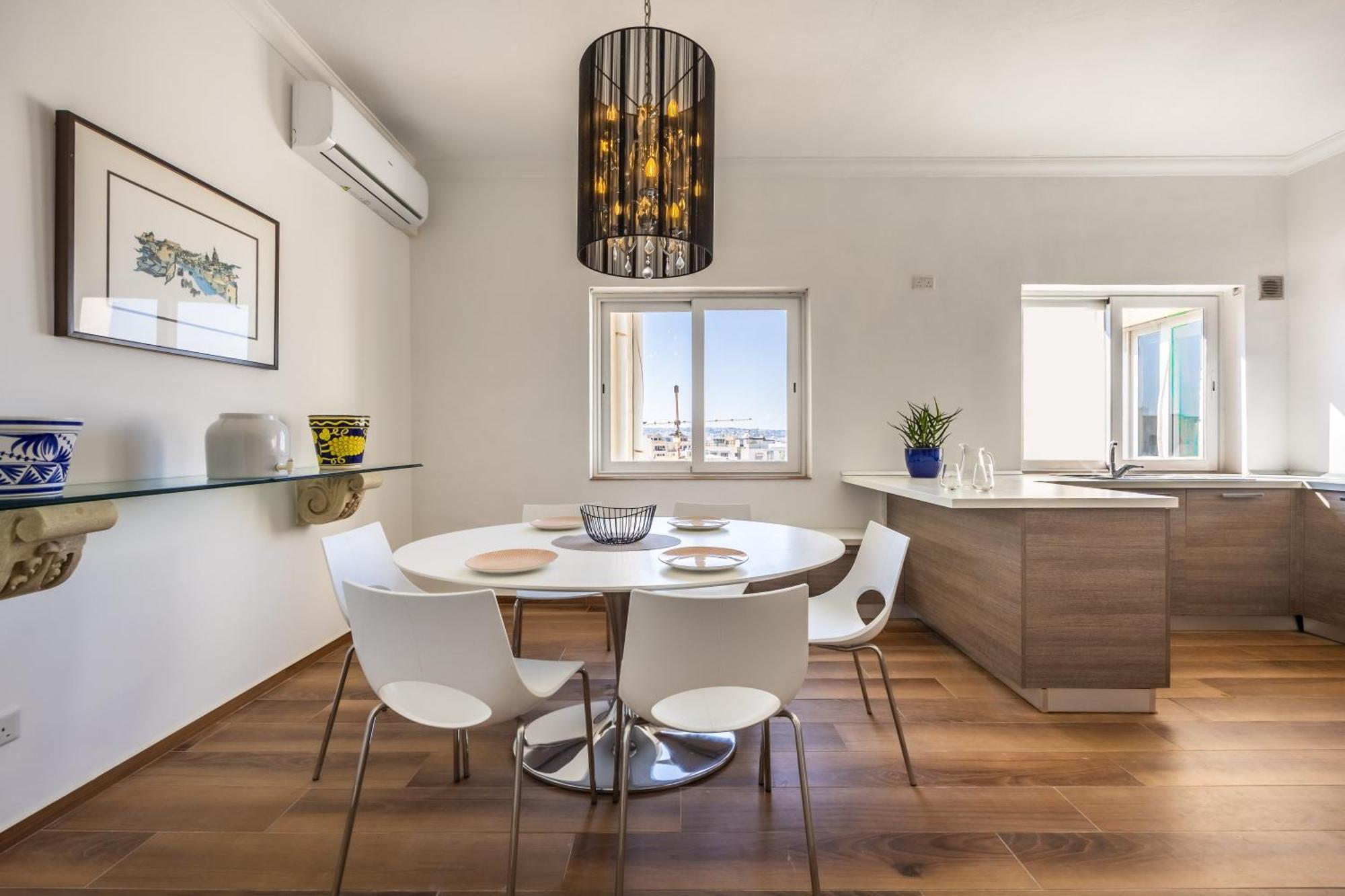 Stunning - Seaview Penthouse 3-Bed + Parking Lägenhet Sliema Exteriör bild