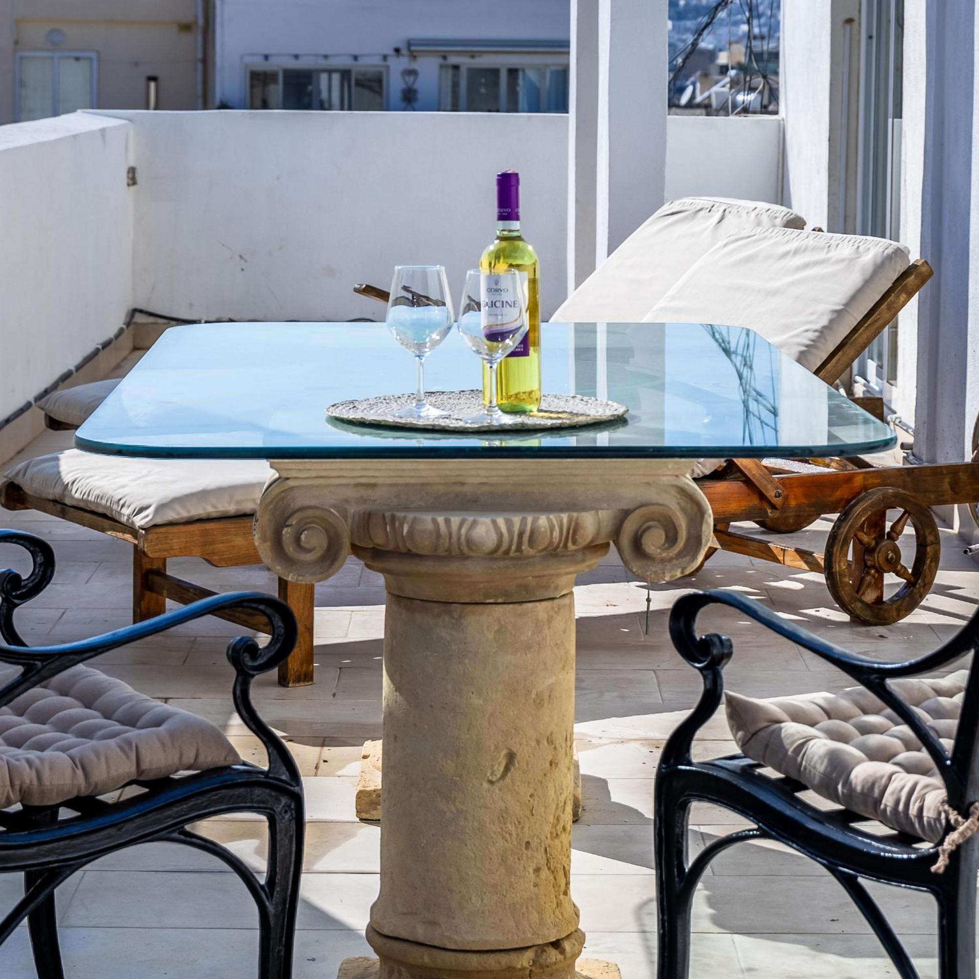 Stunning - Seaview Penthouse 3-Bed + Parking Lägenhet Sliema Exteriör bild