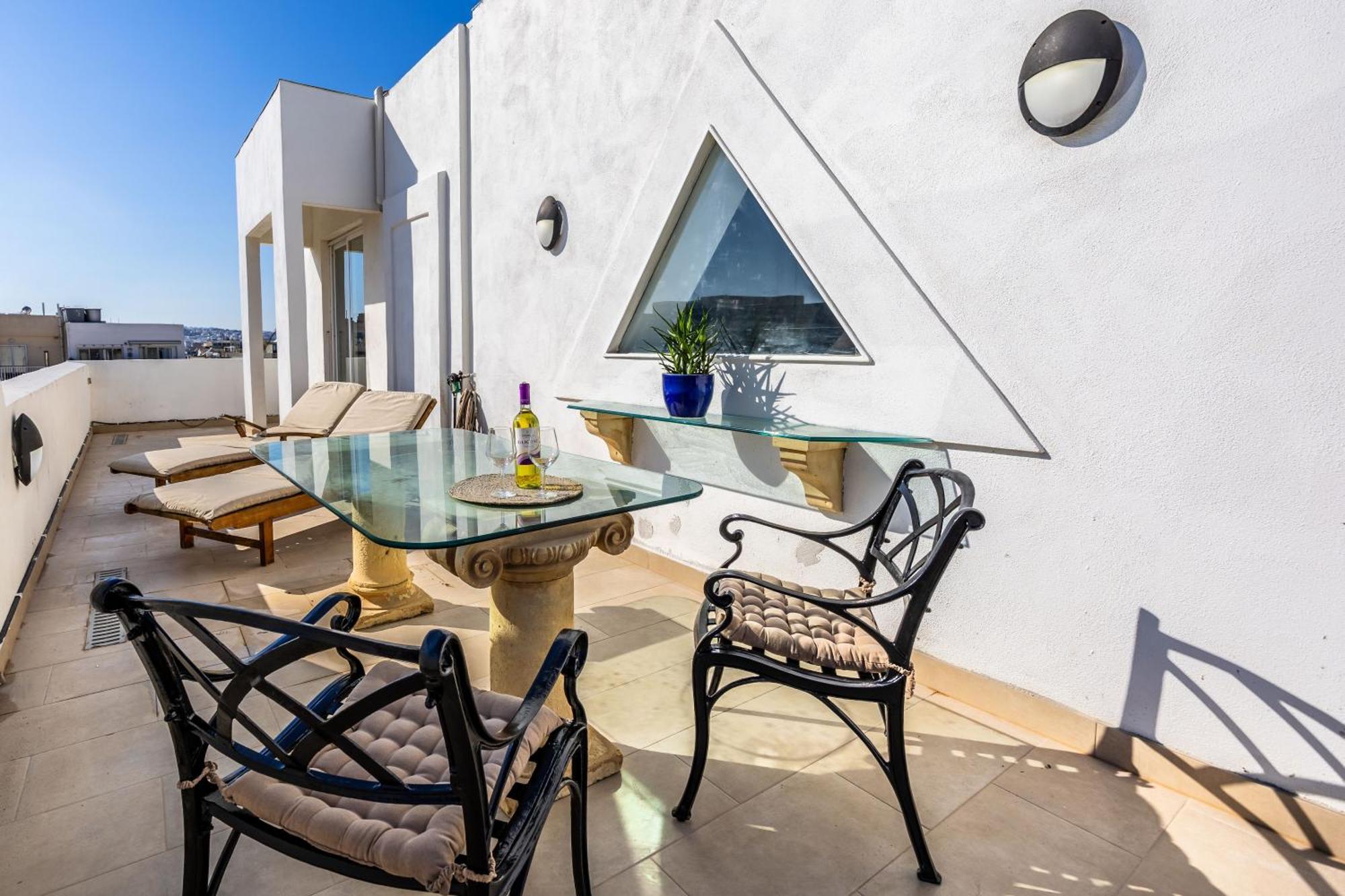 Stunning - Seaview Penthouse 3-Bed + Parking Lägenhet Sliema Exteriör bild